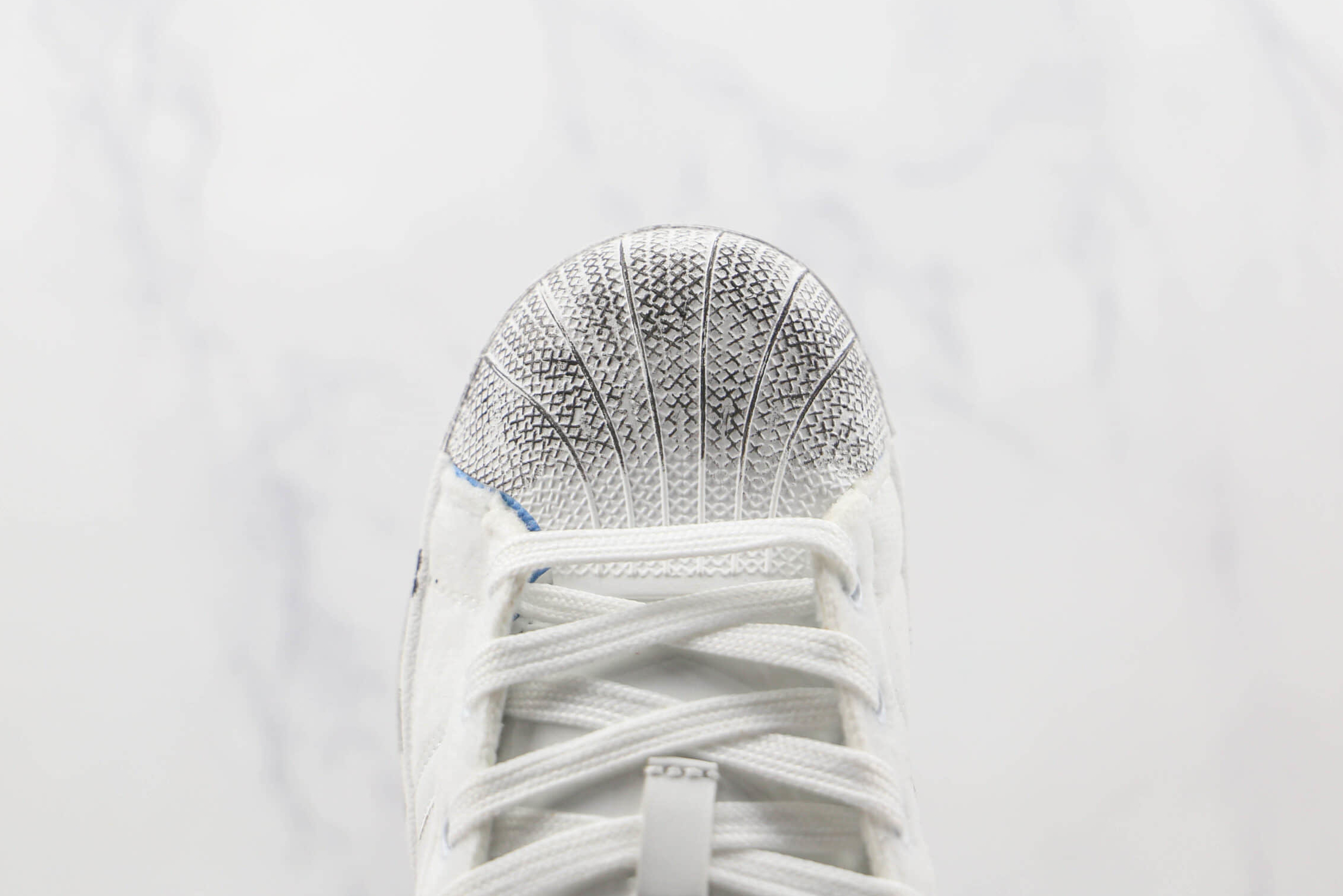 Adidas Originals Superstar Corduroy Cloud White Core Black FZ5568 - Stylish and Versatile Sneakers