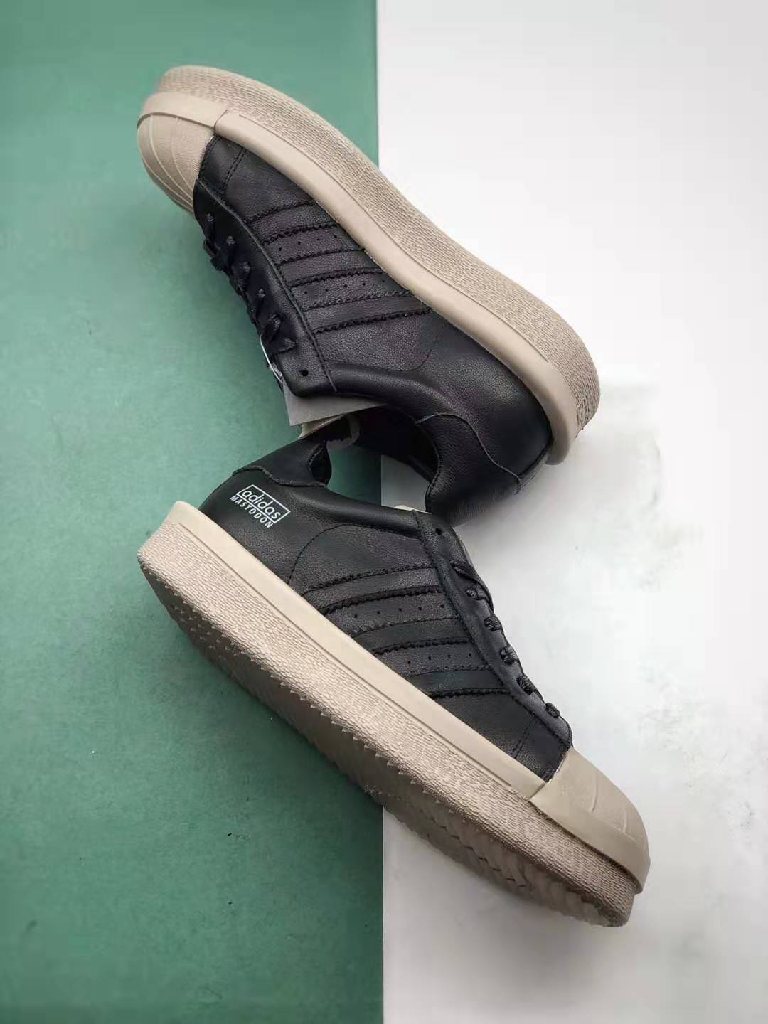 Adidas Originals Superstar 80's Cork BY8707 - Stylish and Sustainable Sneakers
