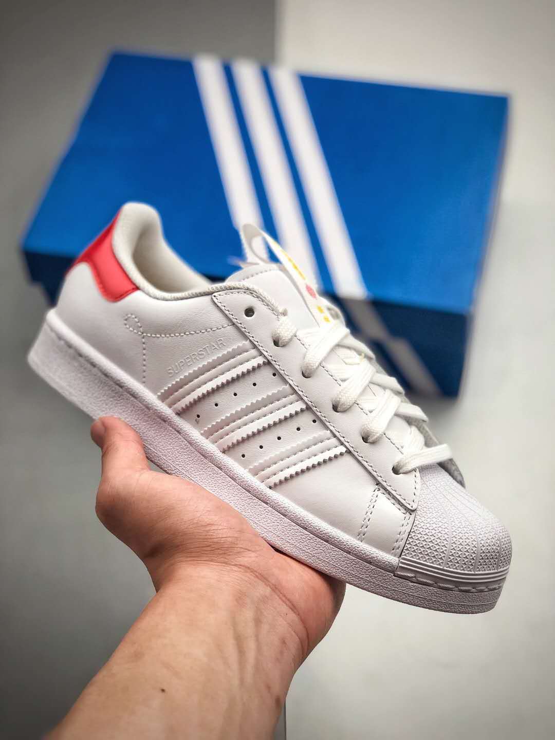 Adidas Superstar Beijing Retro Casual Skate Shoes - Unisex White/Red FW2854