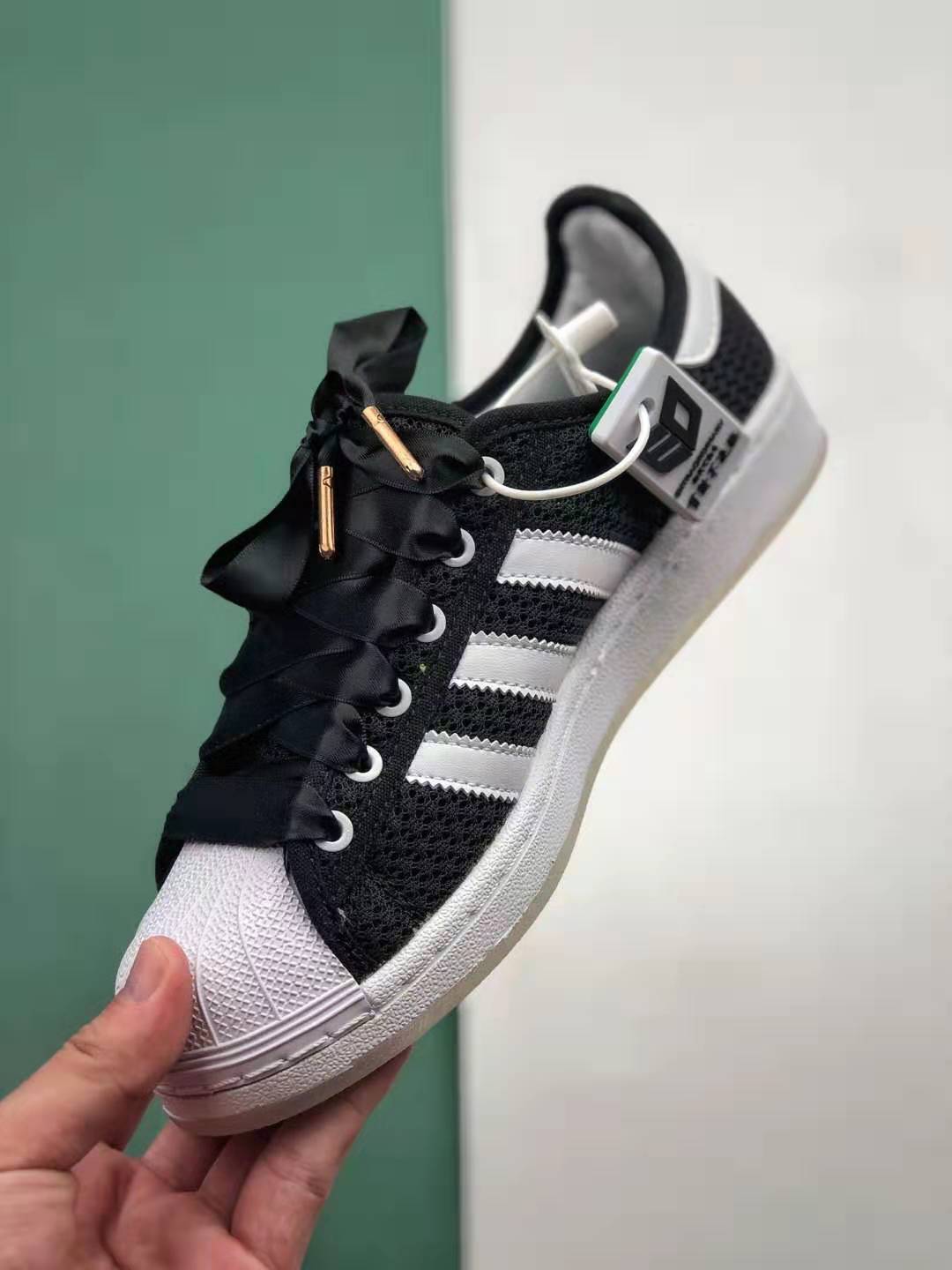 Adidas Originals Superstar Cloud White Core Black S82584 - Classic Sneaker Icon
