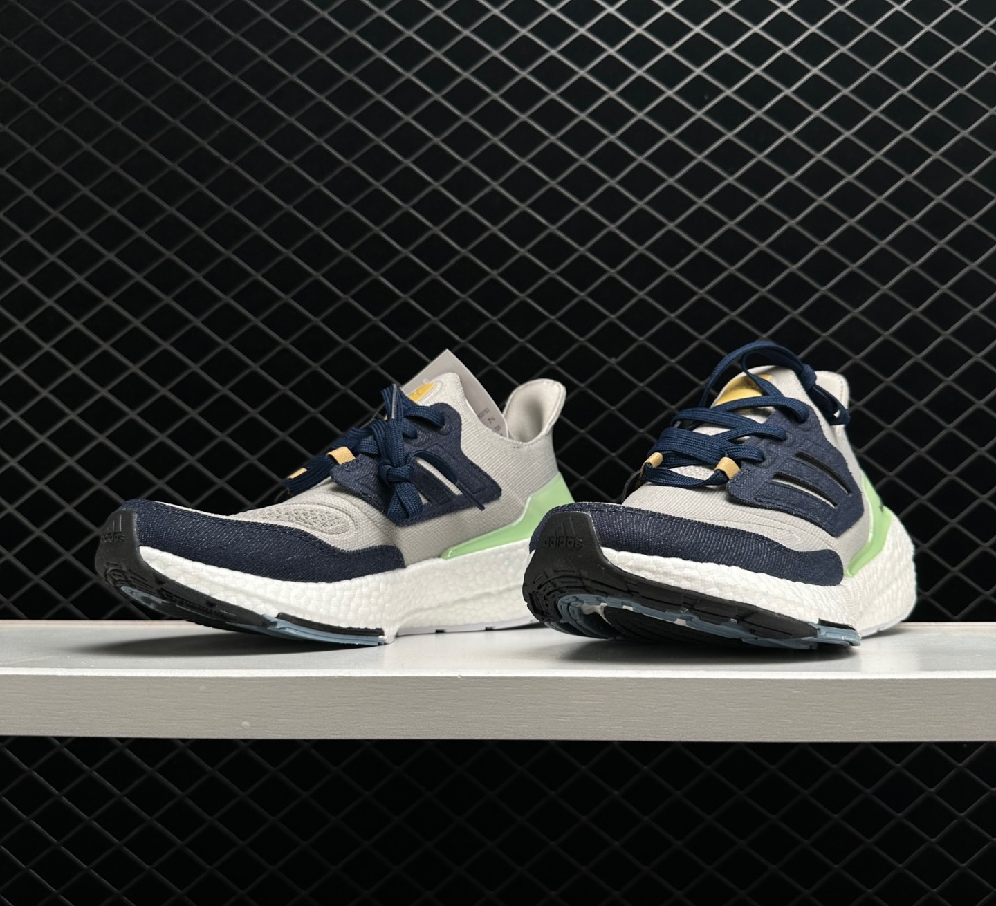 Adidas UltraBoost 22 Shoes 'Halo Silver' GX9158 - Lightweight, Responsive Athletic Footwear