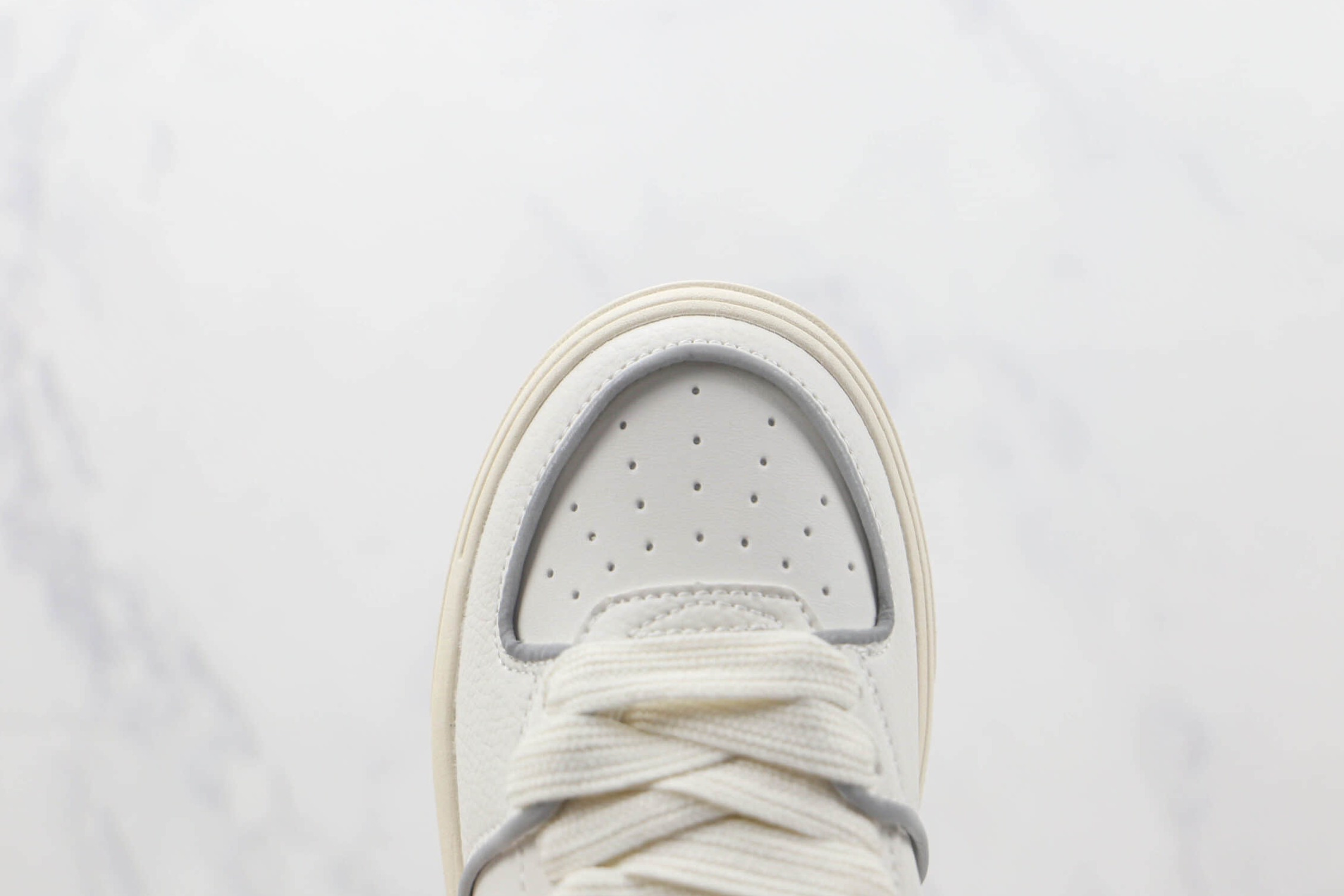 MLB Chunky Liner New York Yankees Vintage Cream Sneakers - Stylish and Retro