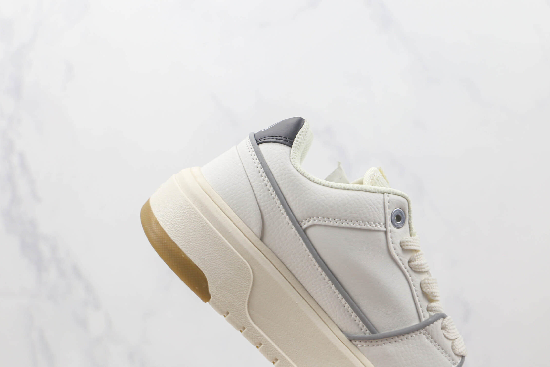 MLB Chunky Liner New York Yankees Vintage Cream Sneakers - Stylish and Retro