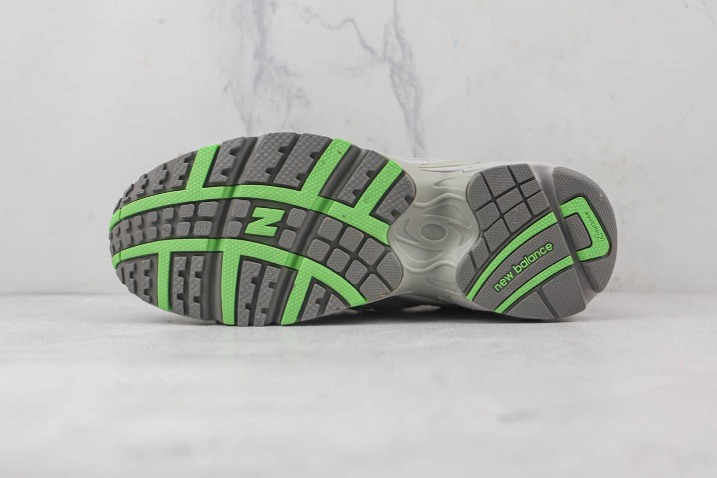 New Balance Niko Unisex Grey Green ML725NI1 - Stylish and Comfortable Footwear