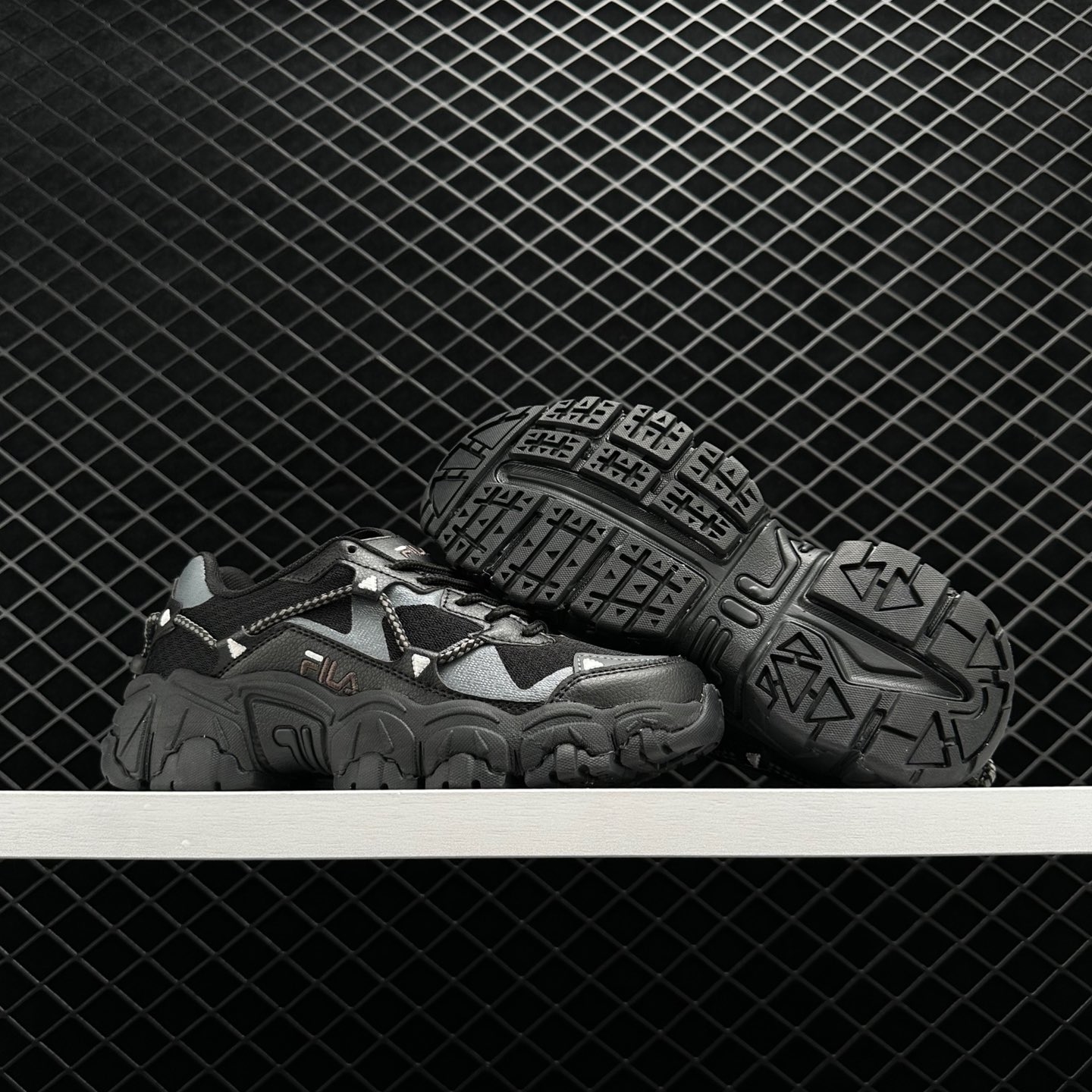 FILA Heritage Fluid Black - Sleek, Stylish Footwear