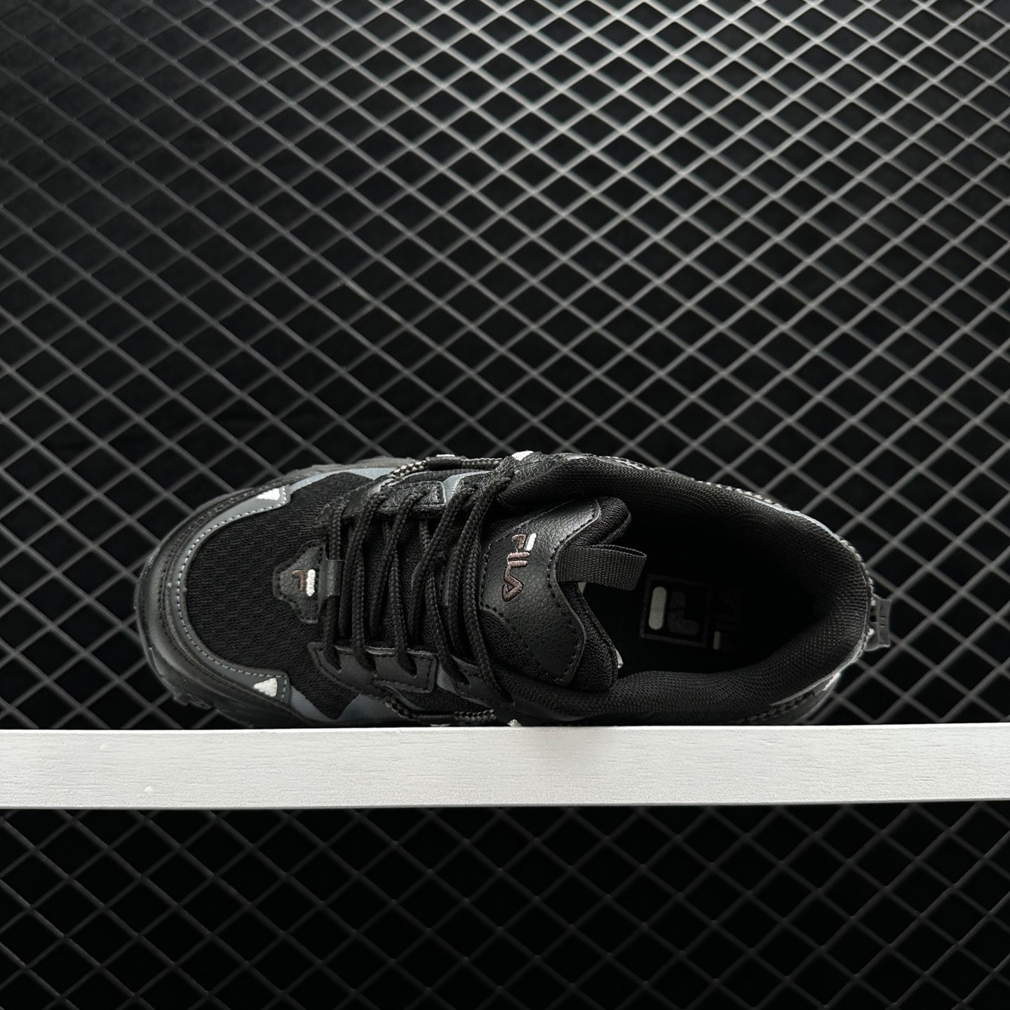 FILA Heritage Fluid Black - Sleek, Stylish Footwear