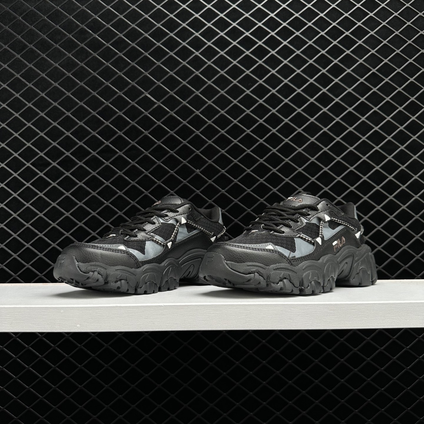 FILA Heritage Fluid Black - Sleek, Stylish Footwear