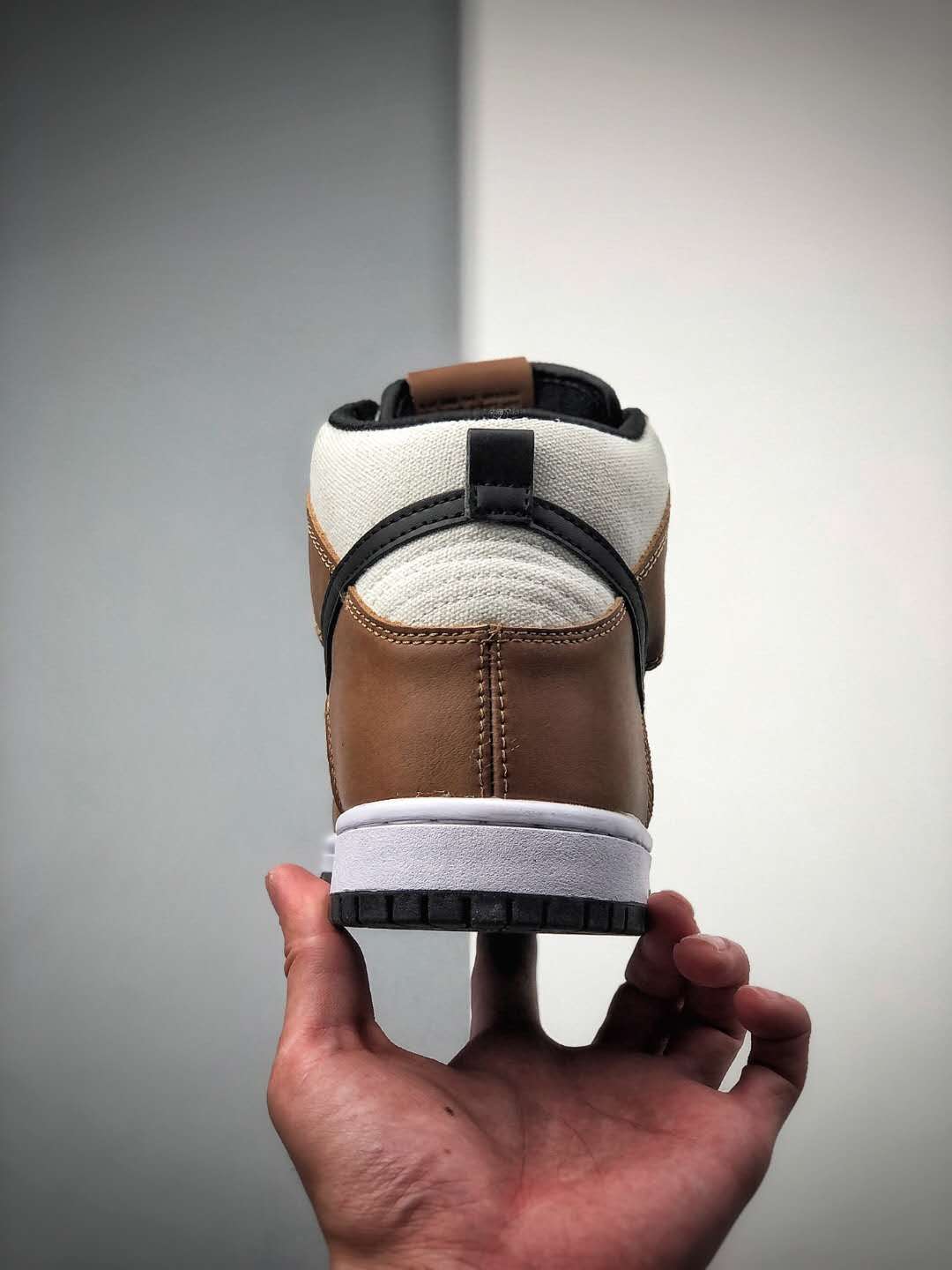Nike SB Dunk High Baroque Brown BQ6826-201 - Iconic Sneakers for Style and Performance