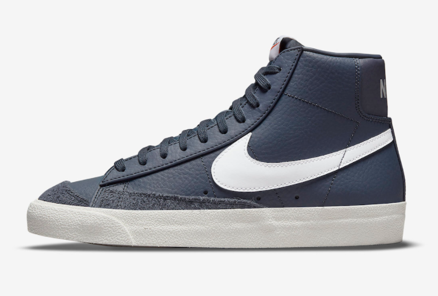 Nike Blazer Mid '77 Vintage 'Thunder Blue' BQ6806-401: Retro Style with Timeless Appeal