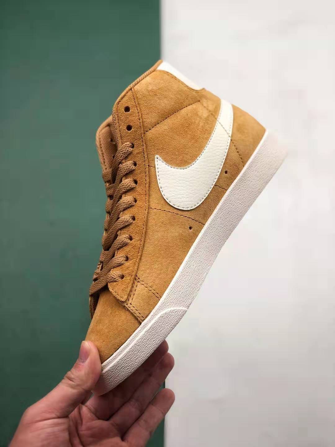 Nike Blazer Mid 77 Suede Vintage: Elemental Gold/Sail/Black 917862 700
