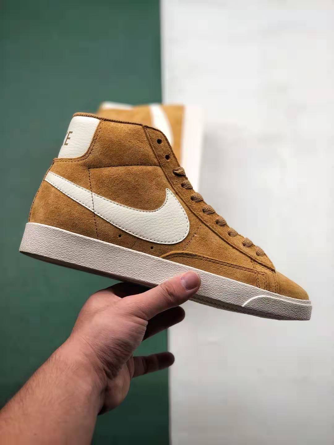 Nike Blazer Mid 77 Suede Vintage: Elemental Gold/Sail/Black 917862 700