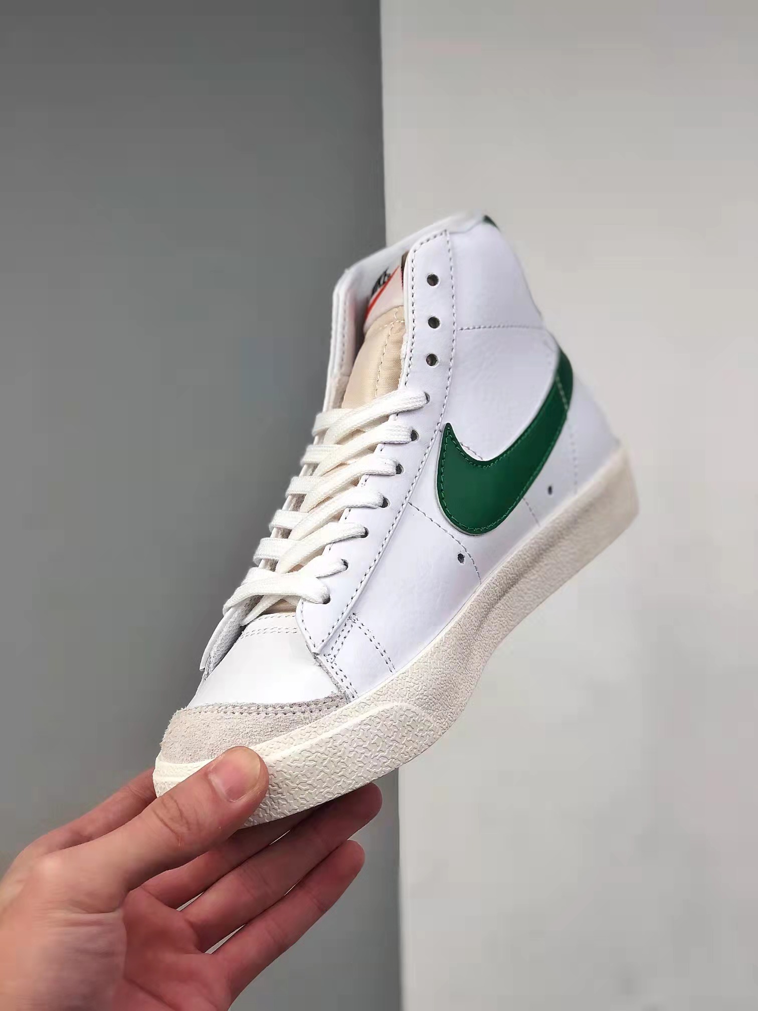 Nike Blazer Mid '77 Vintage 'White Pine Green' BQ6806-115 - Classic Style with a Retro Twist