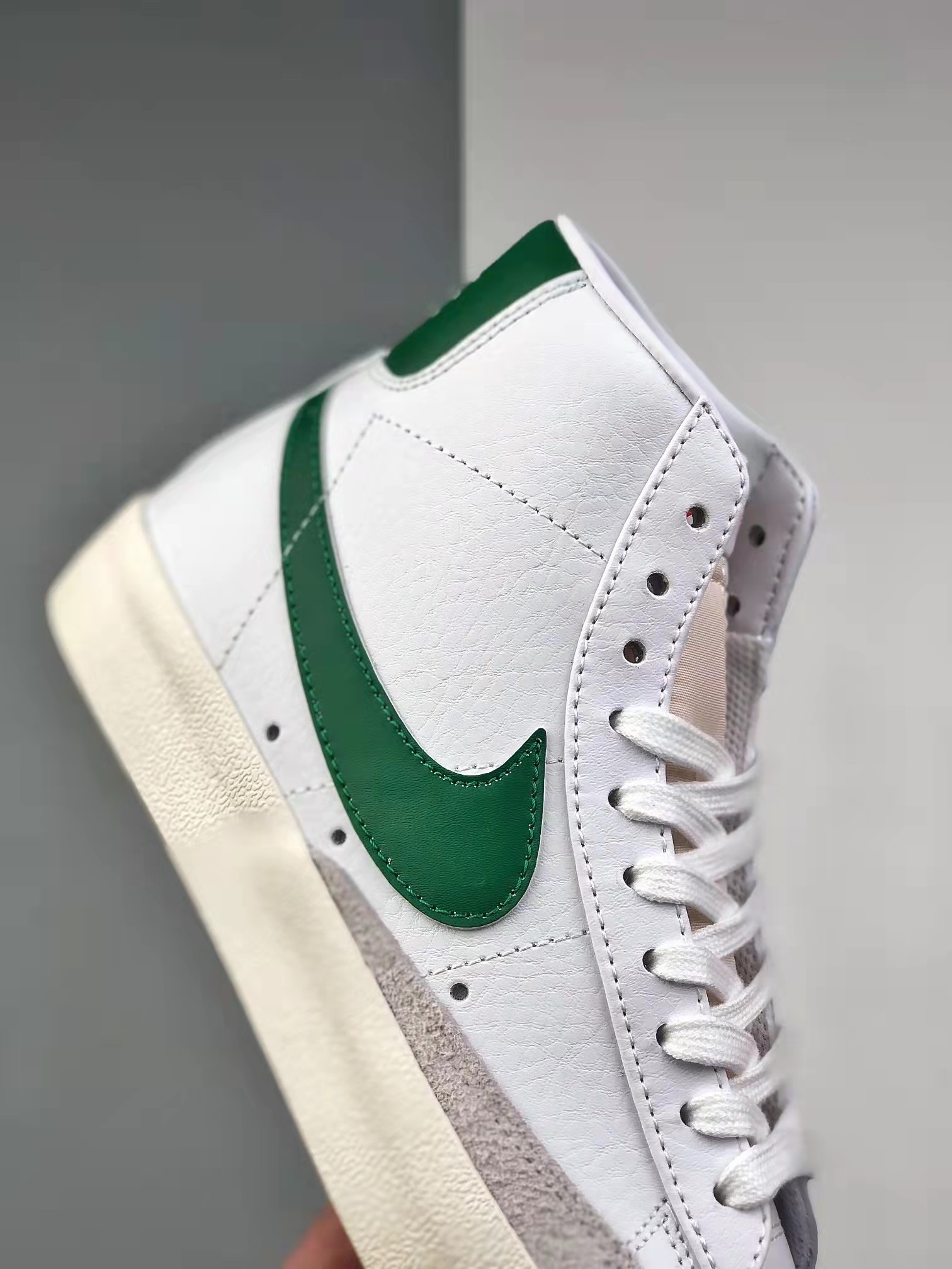 Nike Blazer Mid '77 Vintage 'White Pine Green' BQ6806-115 - Classic Style with a Retro Twist