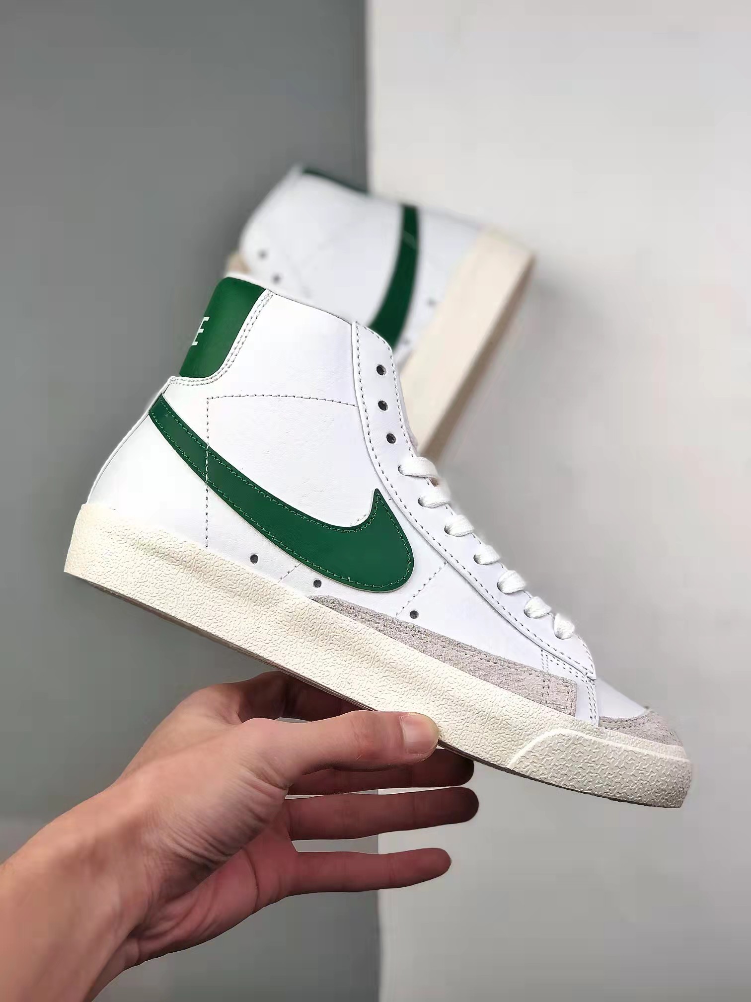 Nike Blazer Mid '77 Vintage 'White Pine Green' BQ6806-115 - Classic Style with a Retro Twist