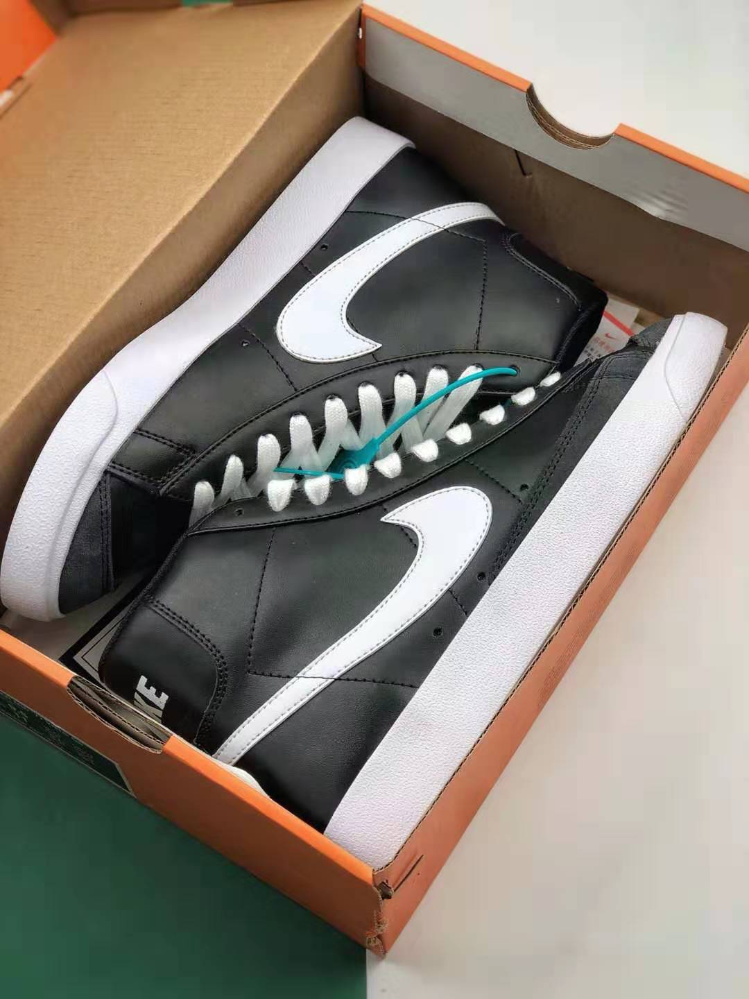 Nike Blazer Mid 77 Vintage Black Canvas White CD8238-001: Classic Style and Unmatched Comfort - Buy Online Now!