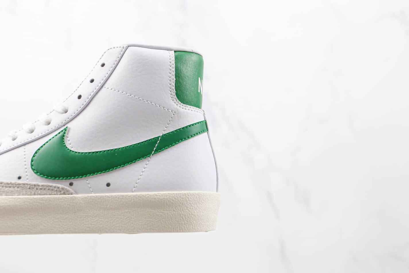 Nike Blazer Mid '77 Vintage 'White Pine Green' BQ6806-115 - Classic Style and Retro Appeal for Sneaker Enthusiasts