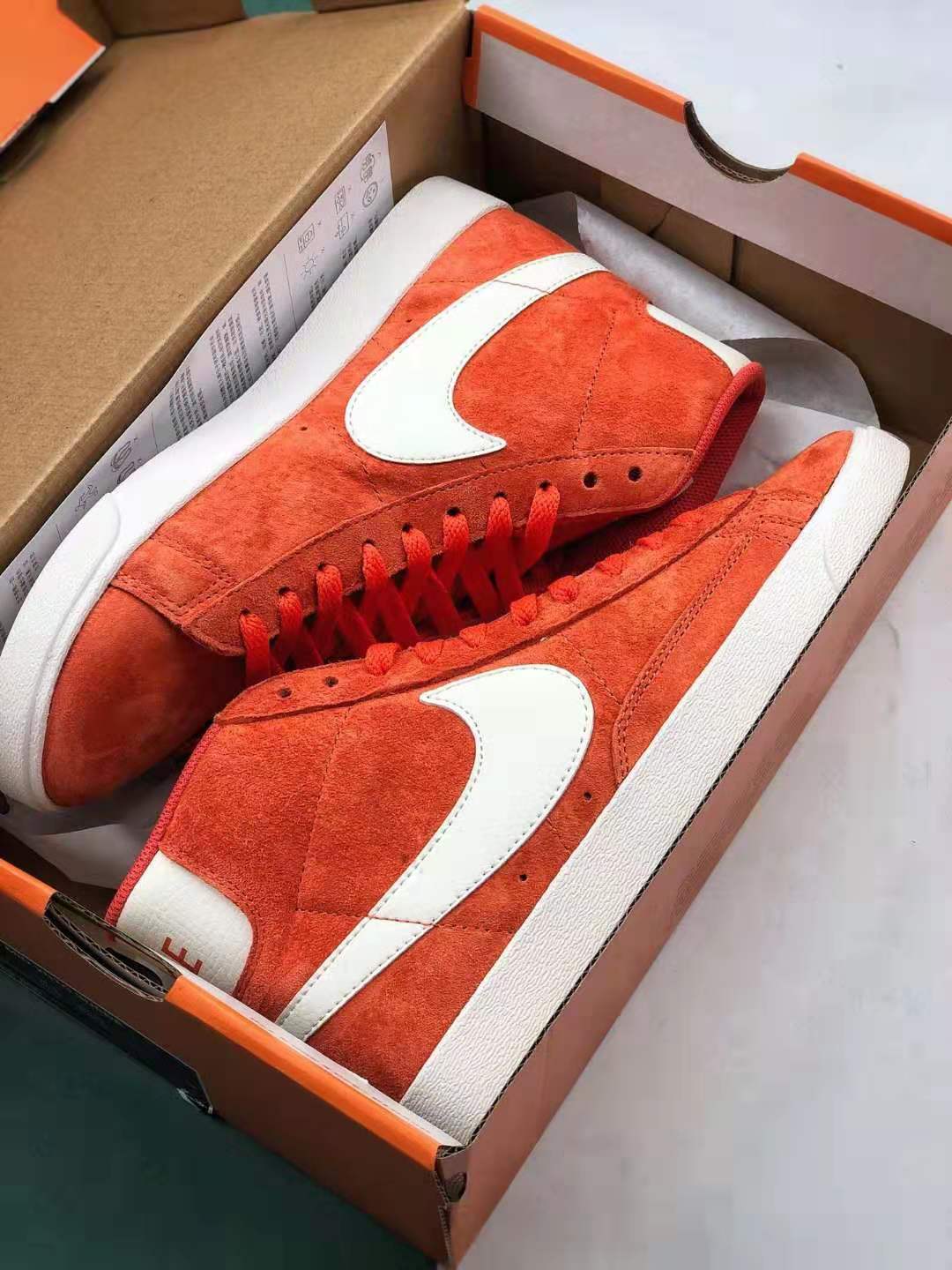 Nike Blazer Mid 77 Suede Vintage Red White 917862 800 - Stylish and Classic Sneakers for Any Occasion