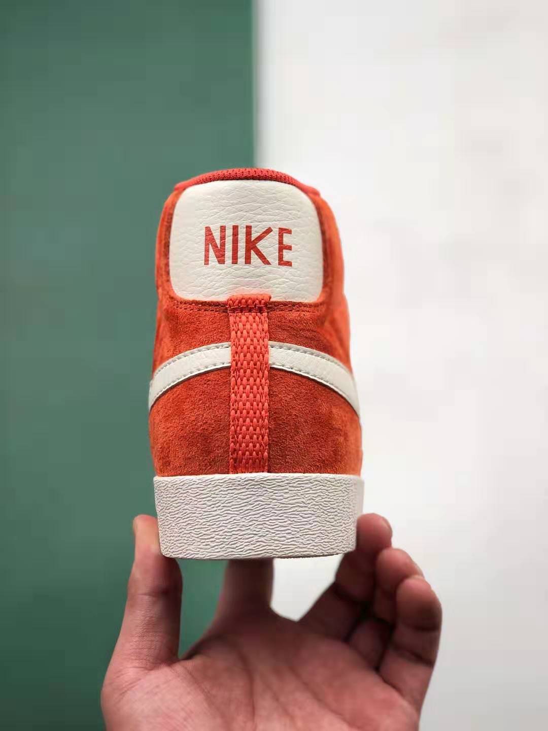 Nike Blazer Mid 77 Suede Vintage Red White 917862 800 - Stylish and Classic Sneakers for Any Occasion