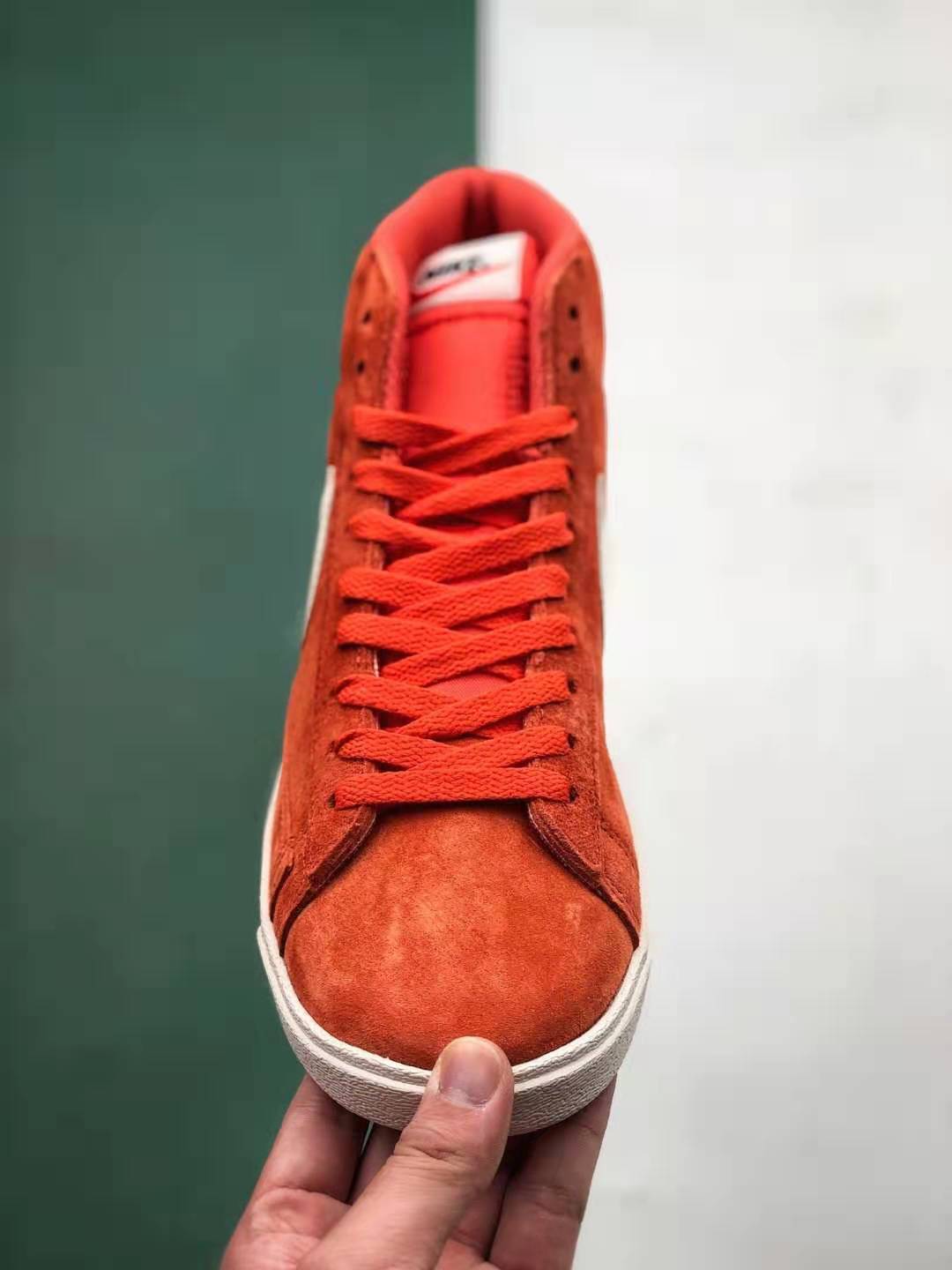 Nike Blazer Mid 77 Suede Vintage Red White 917862 800 - Stylish and Classic Sneakers for Any Occasion