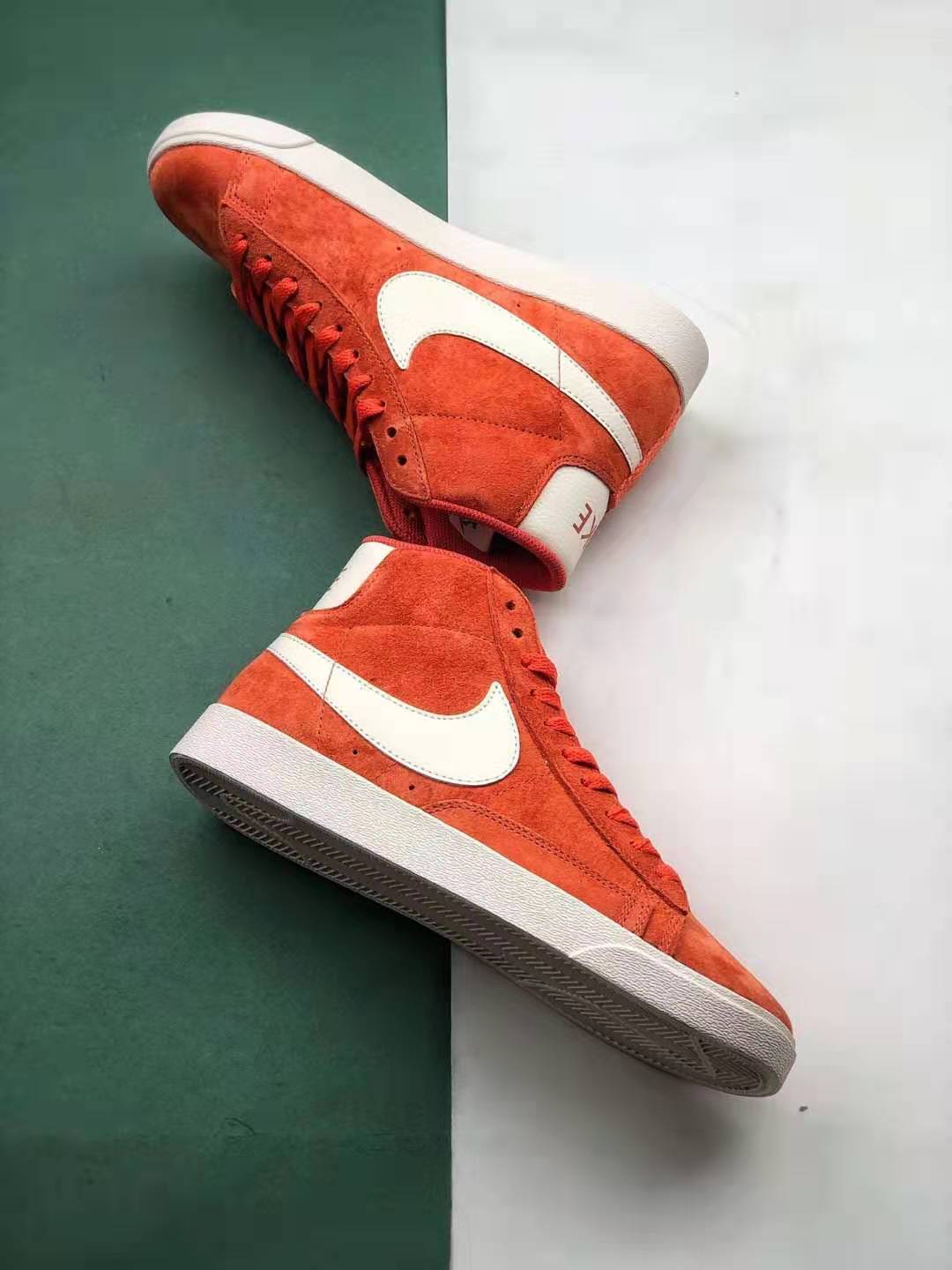 Nike Blazer Mid 77 Suede Vintage Red White 917862 800 - Stylish and Classic Sneakers for Any Occasion