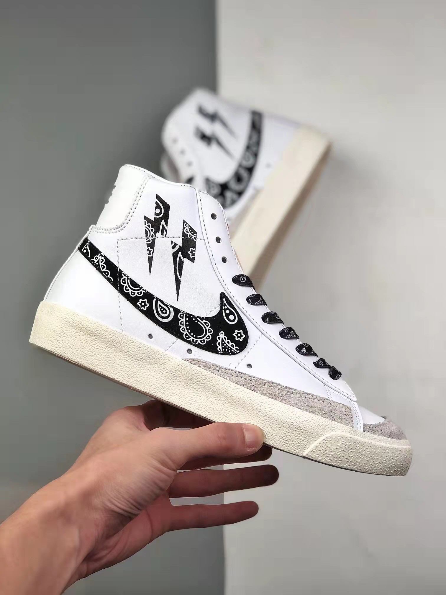 Nike Blazer Mid 77 Vintage 'White Black' CZ1055-100 - Classic Style and Enduring Quality